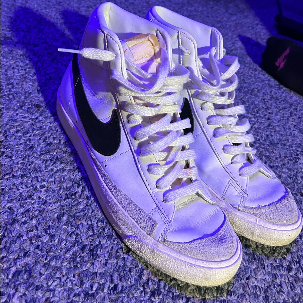 Women’s size 10 Nike blazers